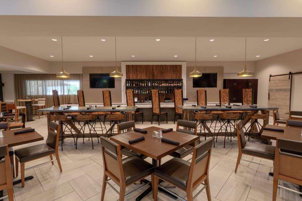 Doubletree Suites By Hilton Nashville Airport Restoran gambar