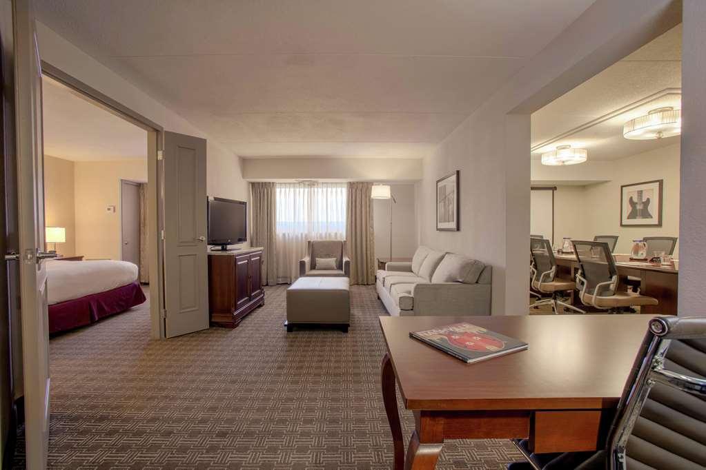 Doubletree Suites By Hilton Nashville Airport Bilik gambar